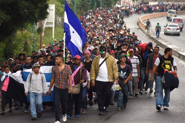 181017-caravan-guatemala-honduran-migrants-se-253p_d0c508e7d392fee5f3c021734d954686.fit-760w